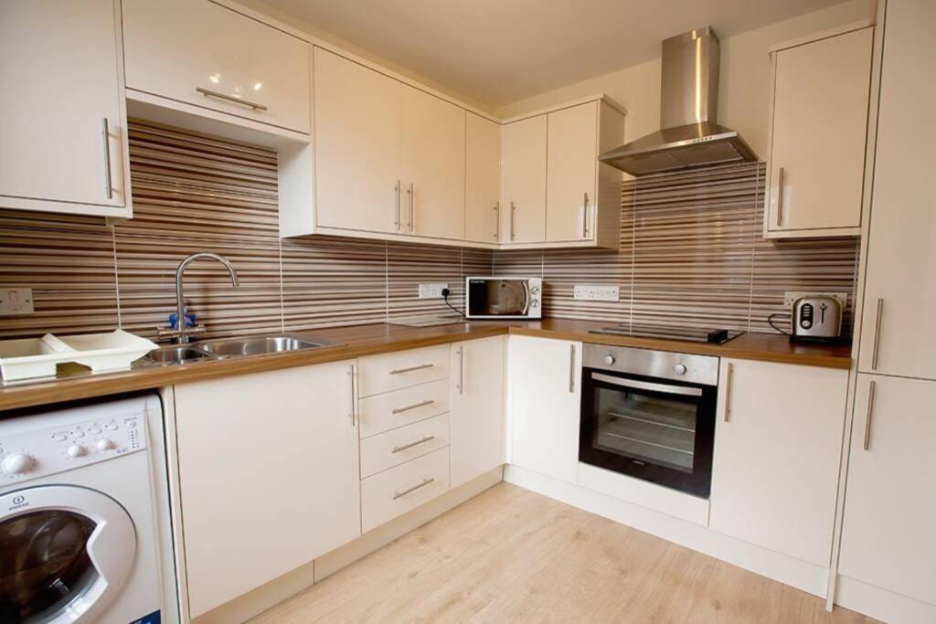 City Centre Executive 2 Bed Apartment With Wifi & Parking Абердин Экстерьер фото
